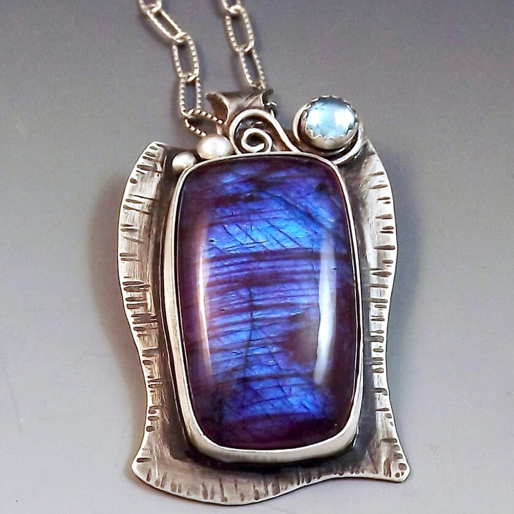 Purple and Blue Labradorite Pendant with Blue Topaz Accent - Picture 10 of 10